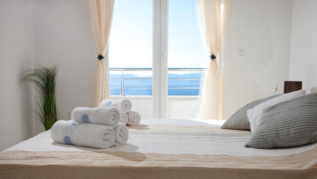 Apartments Mediterranea With Heated Pool Pisak Exteriör bild