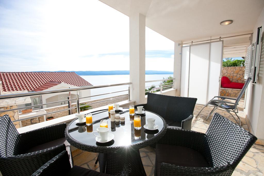 Apartments Mediterranea With Heated Pool Pisak Exteriör bild
