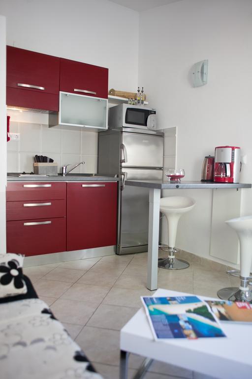 Apartments Mediterranea With Heated Pool Pisak Exteriör bild