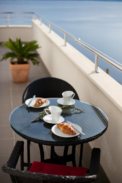 Apartments Mediterranea With Heated Pool Pisak Exteriör bild